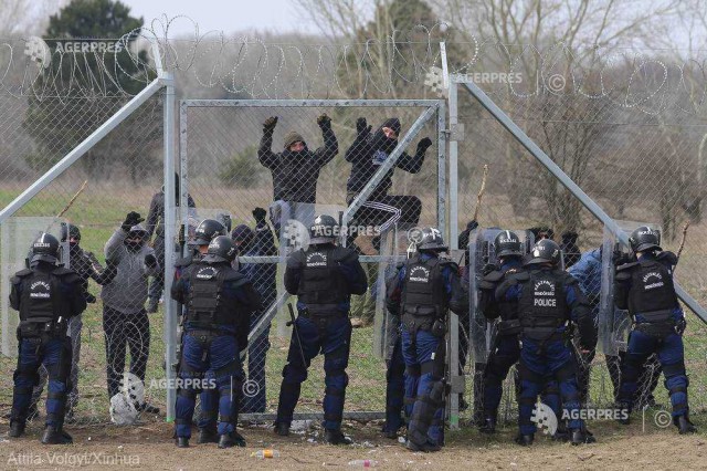 Zeci de migranţi au fost descoperiţi într-un tunel clandestin sub frontiera dintre Ungaria şi Serbia
