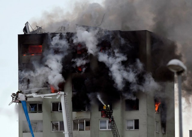 Slovacia: Cel puţin cinci morţi într-o explozie de gaz într-un bloc de 12 etaje