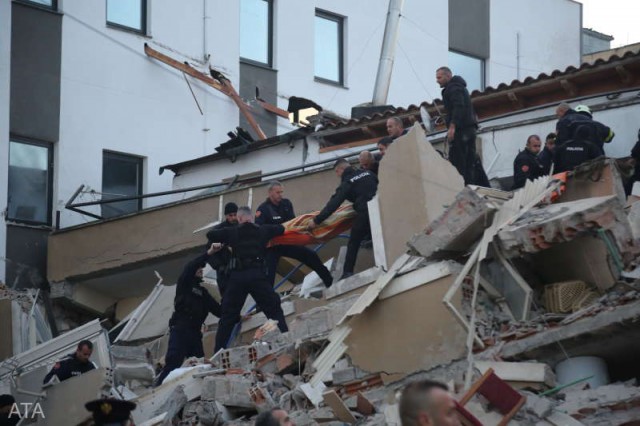 Albania: Cutremur cu magnitudinea 6,4; cel puţin 13 morţi şi sute de răniţi