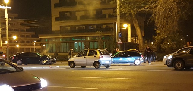 Două mașini s-au făcut praf în Mamaia! Șoferul vinovat era BĂUT!