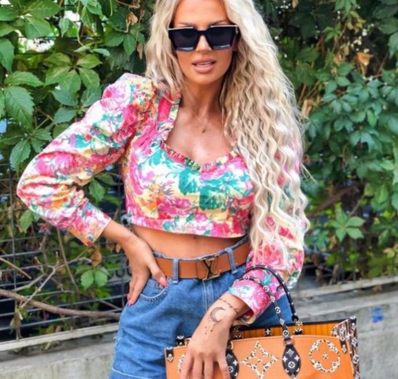 Cât costă geanta de lux pentru care Andreea Bănică a făcut obsesie