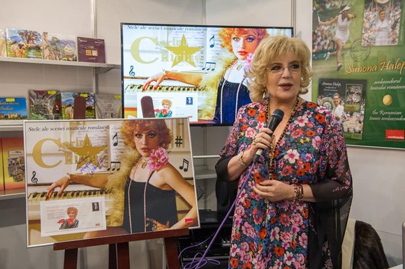 Romfilatelia a lansat timbre și plicuri cu chipul Corinei Chiriac. Solista a împlinit 70 de ani