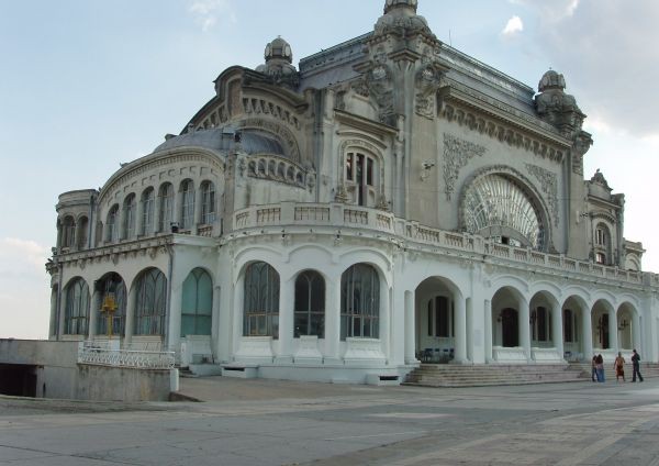 Agent de securitate, găsit MORT în zona Cazino Constanța