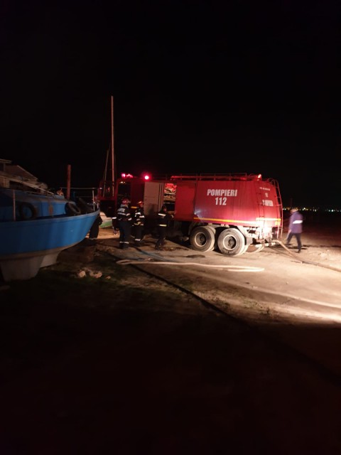 INCENDIU VIOLENT la PESCĂRIA lui Ilie din NĂVODARI! Video