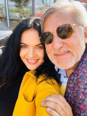 Ilie Năstase nu-și poate lua mâinile de pe soția sexy. Poze incendiare din Turcia