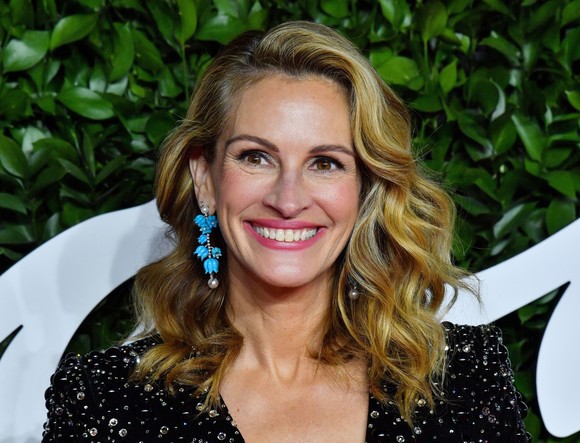 Julia Roberts, splendidă la 52 de ani. A atras toate privirile la British Fashion Awards