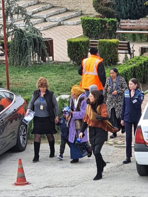 Fetița din Ovidiu dată dispărută a fost GĂSITĂ: a petrecut o NOAPTE pe CÂMP!