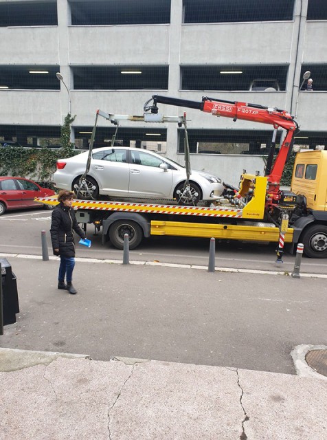 Câţi bani a colectat Primăria Constanţa din ridicarea maşinilor parcate neregulamentar