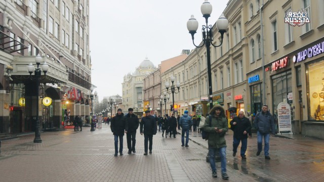 Rusia: Cei mai mulţi dintre ruşii între 18 şi 24 de ani doresc să se instaleze definitiv în străinătate