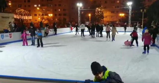 A fost deschis patinoarul de la Casa de Cultură! VIDEO