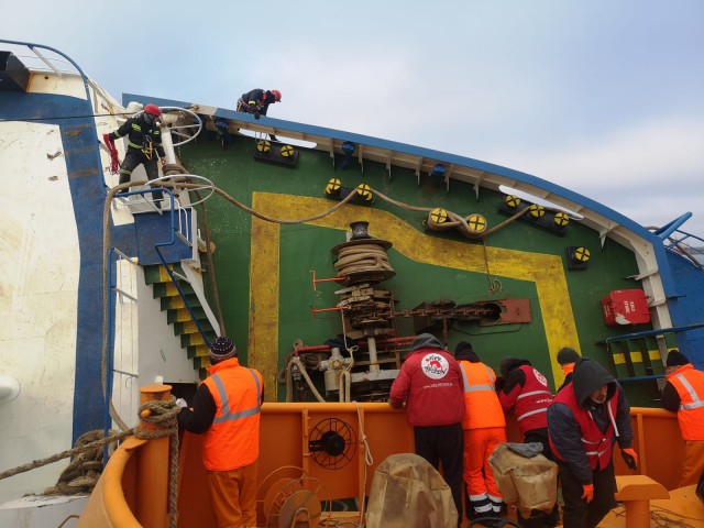 Nava scufundată în Portul Midia, o bătaie de cap de sute de mii de euro pe zi pentru autorităţile române!