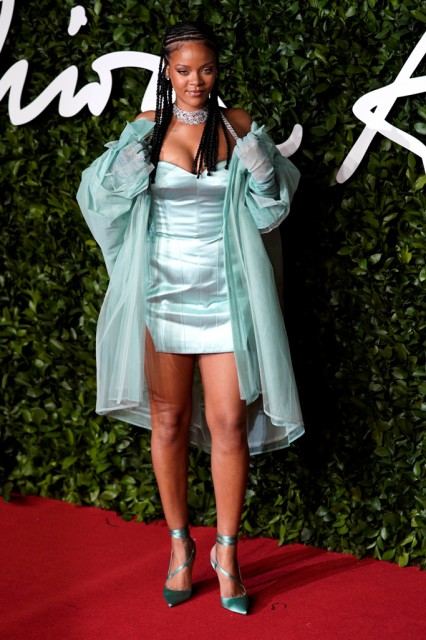 Coronavirus: Rihanna şi fondatorul Twitter, Jack Dorsey, donează 4,2 milioane de dolari pentru victimele violenţei domestice
