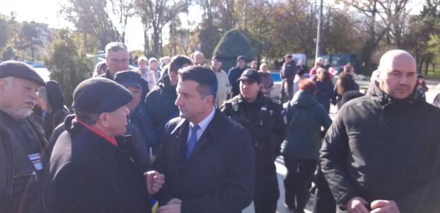 Fasole și cârnați, de Ziua Națională a României, la Constanța. Făgădău, asaltat de pensionari. VIDEO