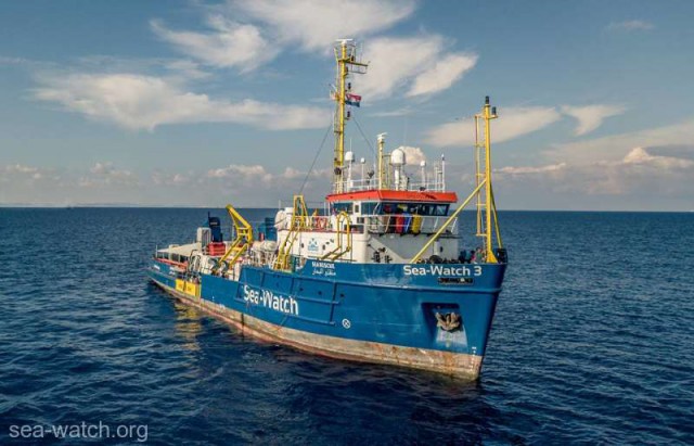 Migranţi: Nava umanitară Sea-Watch 3 şi-a schimbat pavilionul din olandez în german