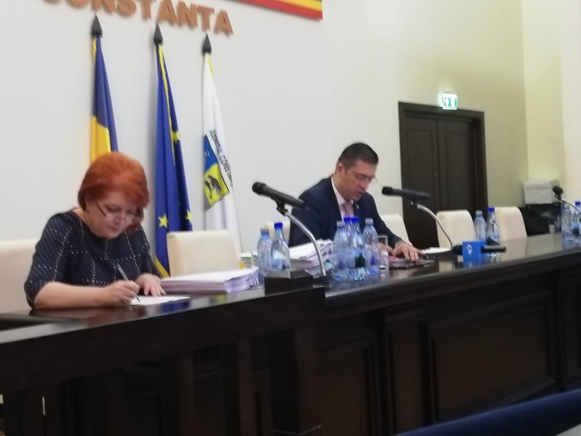 Consilierii județeni s-au întrunit în ședință ordinară: un proiect retras!