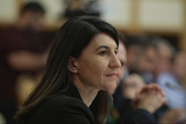 Ministrul Muncii: Închiderea Caselor de Pensii este inadmisibilă, acest lucru sporeşte riscul de contaminare la Poştă