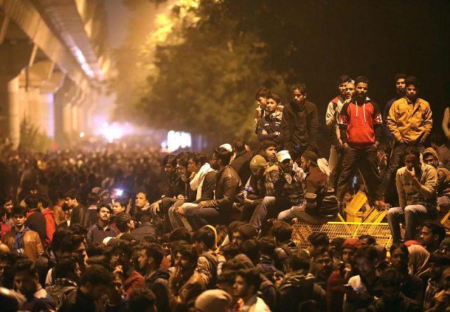 India: Şase morţi în manifestaţiile împotriva controversatei legi a cetăţeniei