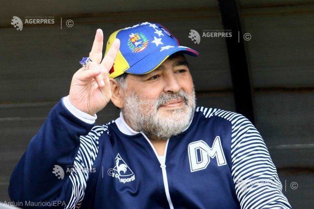 Dolce&Gabbana, obligată să-i achite 70.000 de euro lui Maradona pentru folosirea numelui său