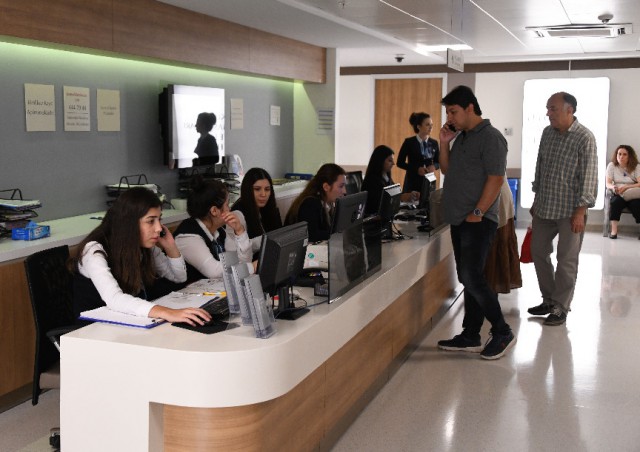 Sute de combatanţi libieni răniţi sunt trataţi în spitale din Turcia