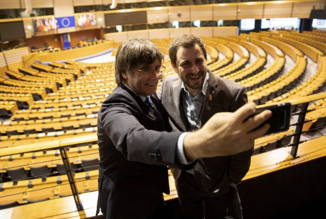 PE: Separatiştii catalani Puigdemont şi Comin s-au acreditat pentru a-şi ocupa locurile, în urma deciziei CJUE