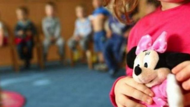 Copii abuzați de o educatoare, la o grădiniță din Capitală. Micuții au ajuns la psihiatru