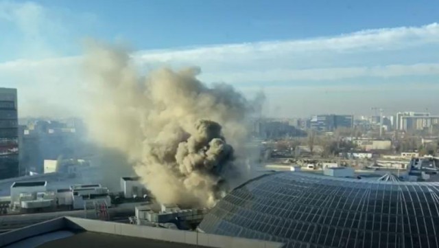 Incendiu la Mall Afi Cotroceni pornit din bucătăria unui restaurant. Persoanele aflate în interior au fost evacuate