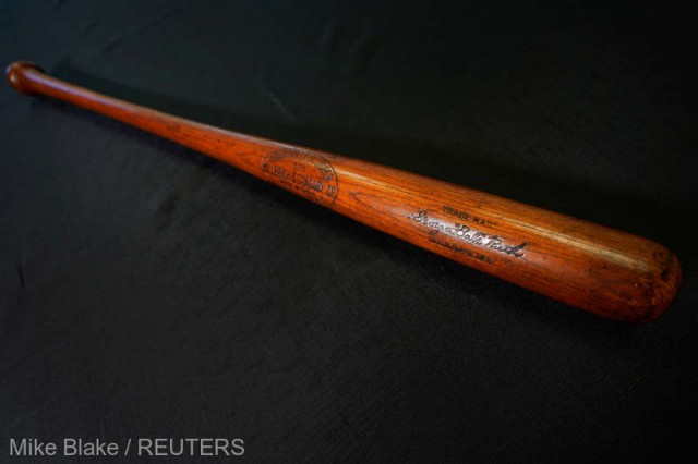 Bâta cu care Babe Ruth a reuşit al 500-lea home run, vândută cu un milion de dolari