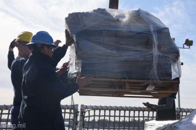 SUA: Cocaină cu o valoare de piaţă de peste 300 de milioane de dolari, capturată în două luni în apele Pacificului