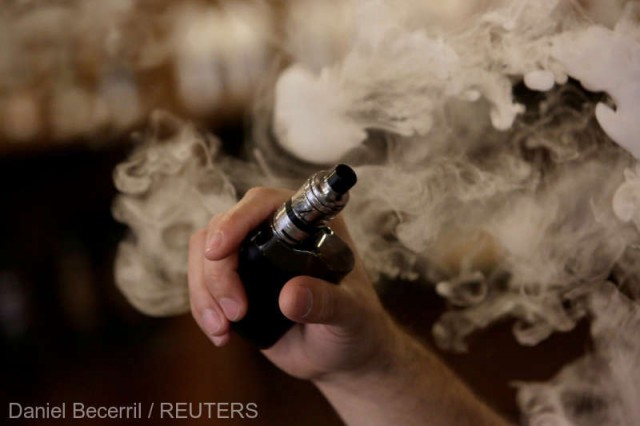 Canada va interzice reclamele la ţigaretele electronice şi care sunt adresate tinerilor