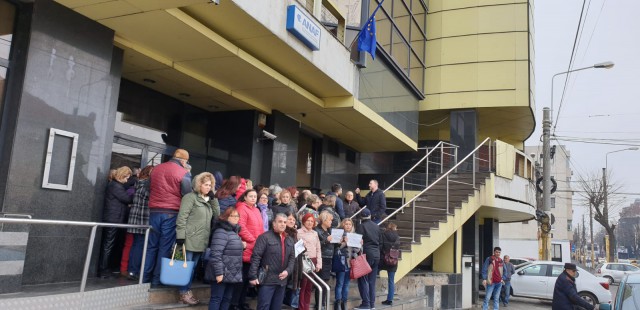 Eliminarea pensiilor speciale. Grefierii, un nou protest; și angajații ANAF au ieșit în stradă