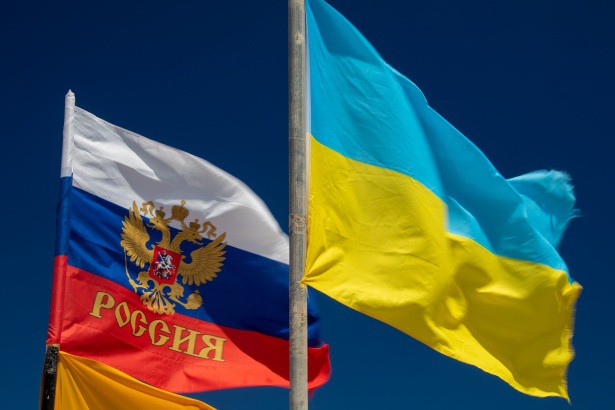Rusia a acordat cetăţenie unui număr de 125.000 de locuitori din estul separatist al Ucrainei