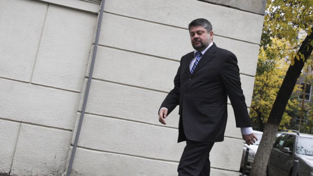 Fostul șef al Doi și-un Sfert rămâne în arest