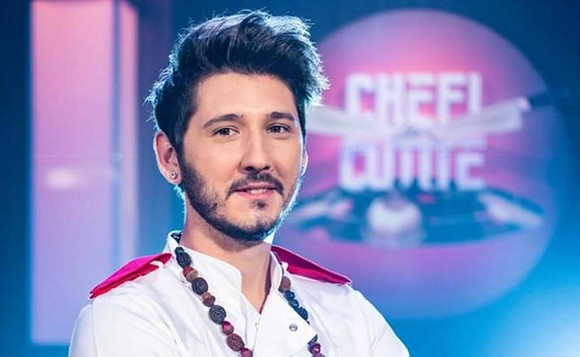 'Smiley' de la 'Chefi la cuțite' revine la emisiune ca jurat. Motivul trist pentru care a amânat nunta