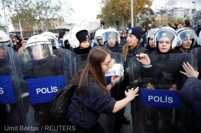Turcia: Arestări în timpul unui protest la Istanbul împotriva violenţei asupra femeilor