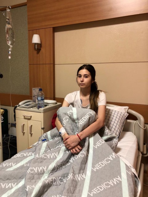 APEL UMANITAR! Iuliana, din Năvodari, suferă de cancer la doar 20 de ani