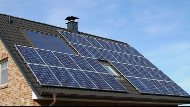 AFM: Programul privind instalarea de sisteme fotovoltaice pentru gospodăriile izolate, prelungit până în ianuarie 2020
