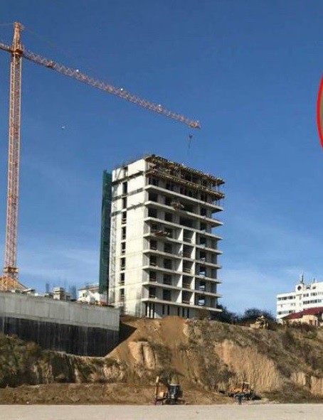 PUZ-ul care a stat la baza construcției blocului cu 11 etaje din buza plajei Reyna NU a fost ANULAT!