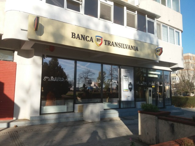 Banca Transilvania se joacă din nou cu nervii clienților