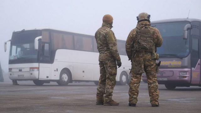Ucraina: A început schimbul de prizonieri între Kiev şi separatiştii proruşi