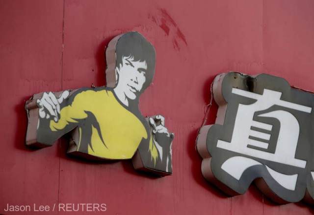 Fiica lui Bruce Lee dă în judecată un lanţ de restaurante pentru utilizarea neautorizată a imaginii tatălui său