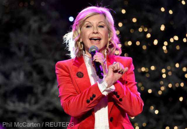 Olivia Newton-John, Sam Mendes şi Elton John, printre vedetele decorate de regina Elisabeta a II-a de Anul Nou