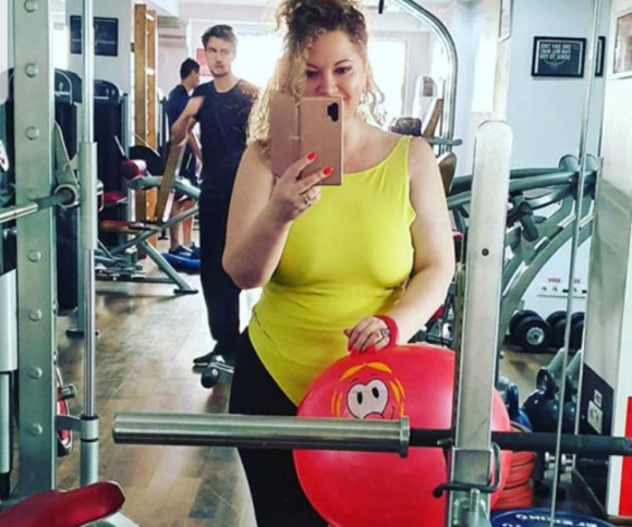 Oana Lis s-a apucat de sport: „Vreau să dau porcu’ jos de pe mine“