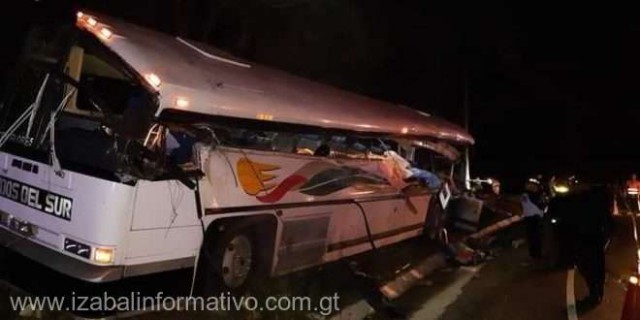 Guatemala: Cel puţin 20 de morţi într-o coliziune dintre un autocar şi un camion