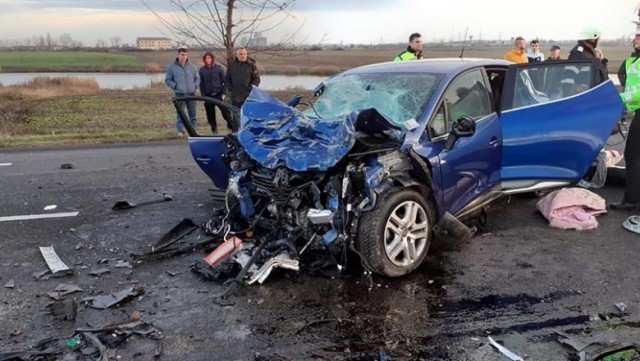 Accident rutier grav: Trei morți şi patru răniți!
