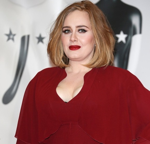 Adele s-a transformat într-o adevărată bombă sexy! Cum a reușit să slăbească 50 de kg