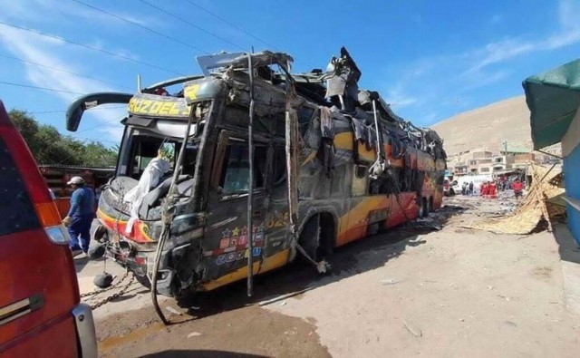 Cel puţin 16 morţi, printre care doi germani, şi 40 de răniţi într-un accident rutier în Peru