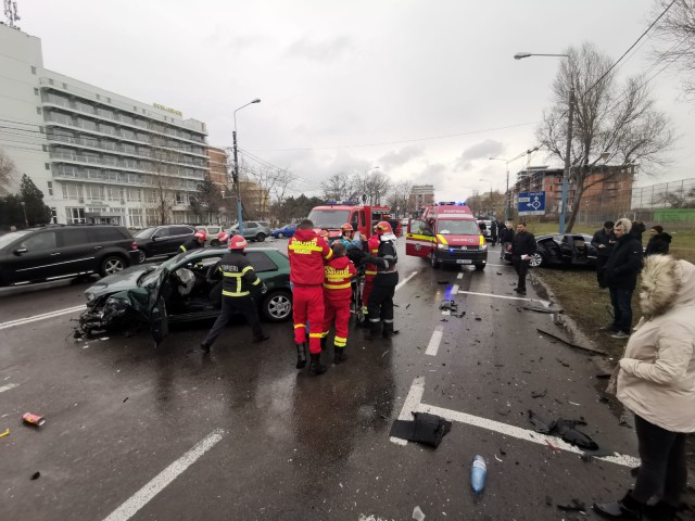 ACCIDENT RUTIER în Mamaia: 5 VICTIME, după ce o maşină a intrat pe CONTRASENS! VIDEO