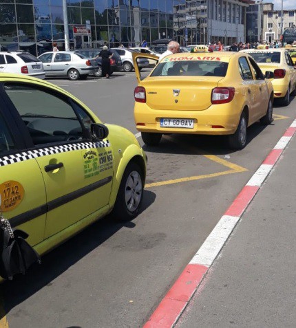 Un taximetrist constănțean, SANCȚIONAT de polițiștii locali: a REFUZAT să ia un client. VIDEO!