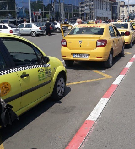 Un taximetrist constănțean, SANCȚIONAT de polițiștii locali: a REFUZAT să ia un client. VIDEO!
