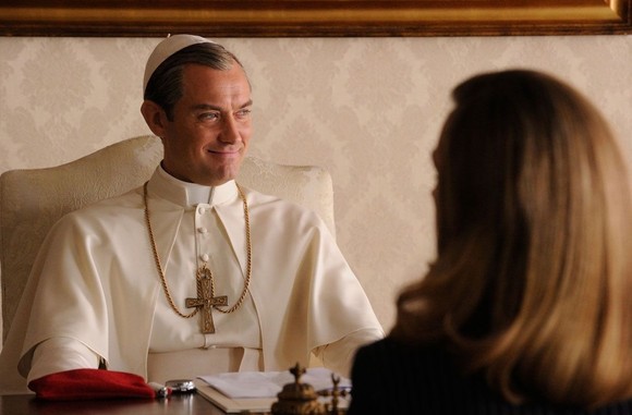 Ispita lui Jude Law din „Tânărul papă“, o superbă româncă, va juca în „Sacrificiul“